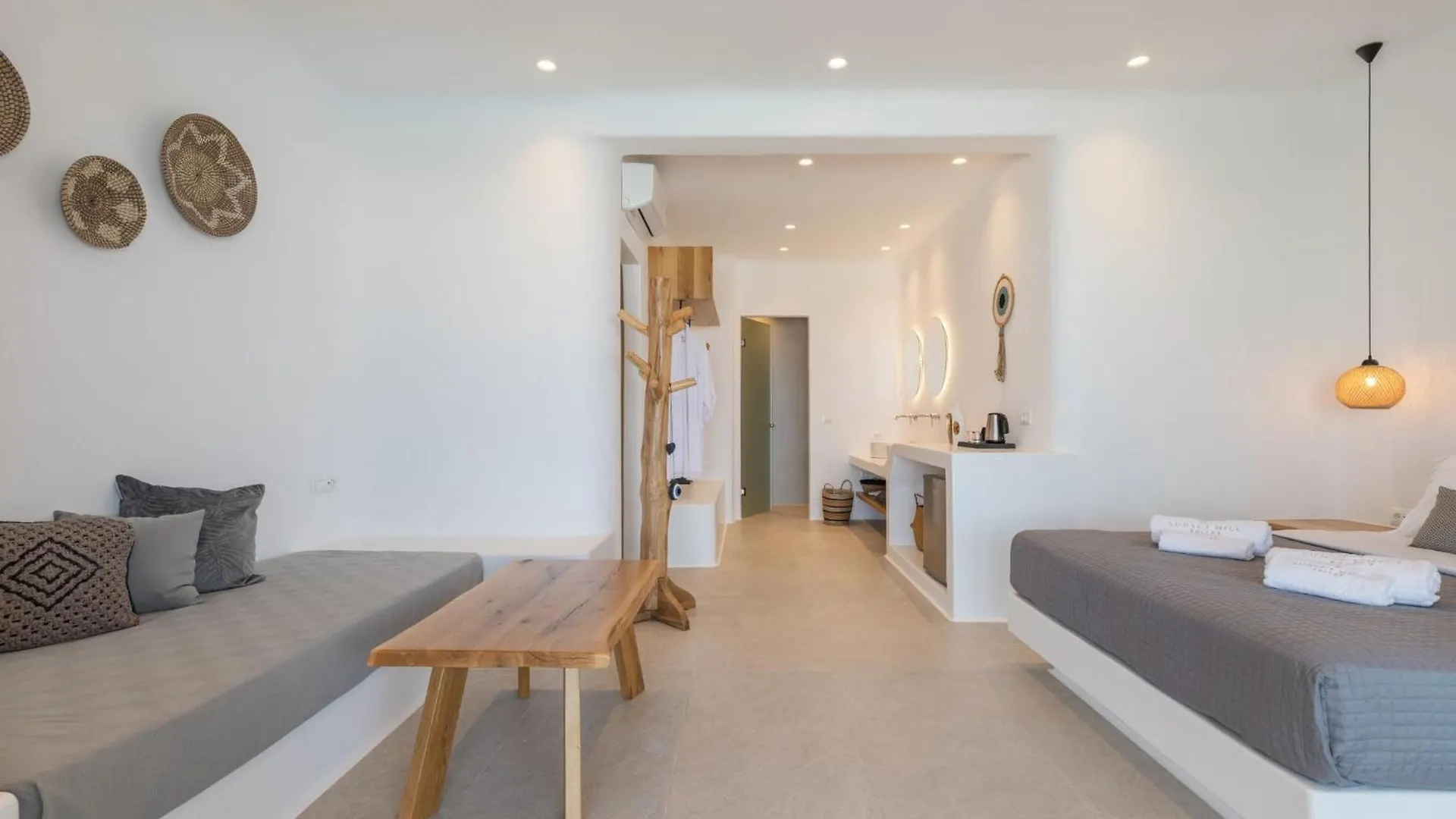 Sunset Hill Suites Mykonos Town 0*,